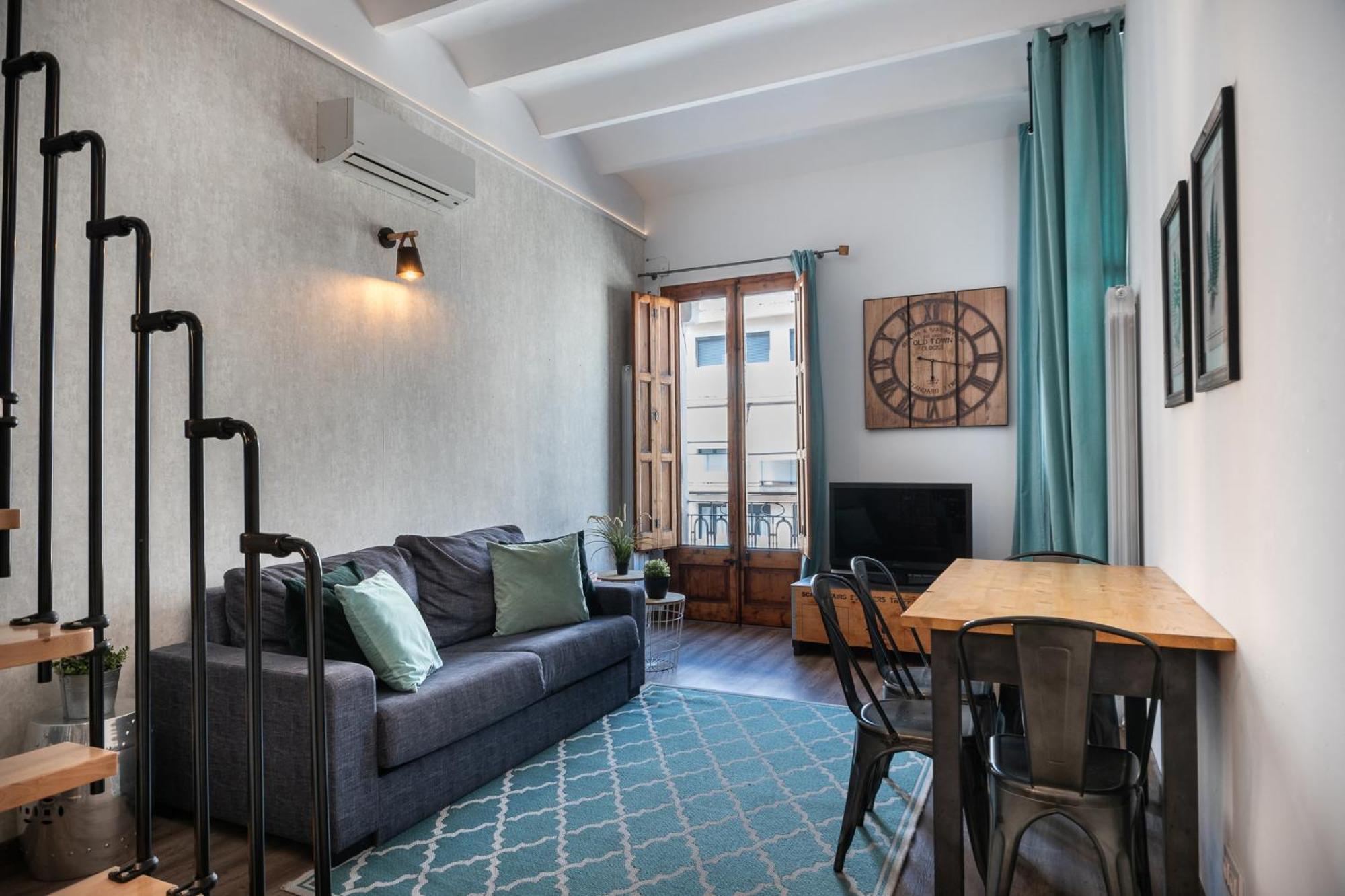 Beautiful Renovated Loft Minutes From The Beach บาร์เซโลนา ภายนอก รูปภาพ